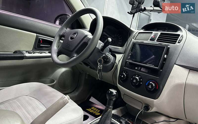 Седан Kia Cerato 2005 в Черновцах