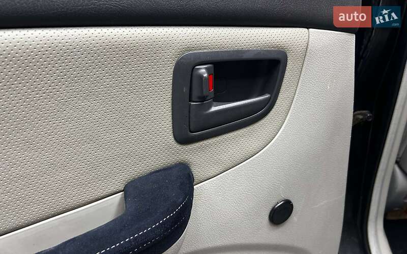 Седан Kia Cerato 2005 в Черновцах