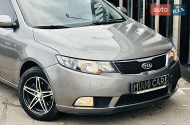 Седан Kia Cerato 2011 в 