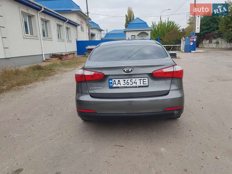 Седан Kia Cerato 2013 в Києві
