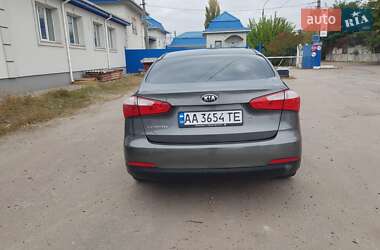 Седан Kia Cerato 2013 в 