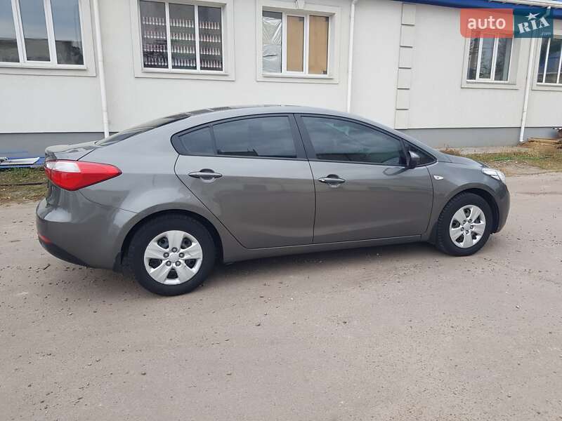 Седан Kia Cerato 2013 в Києві