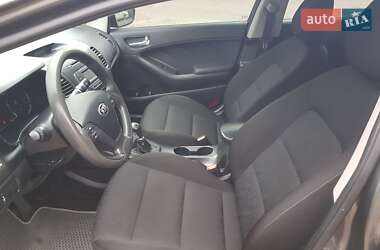 Седан Kia Cerato 2013 в 