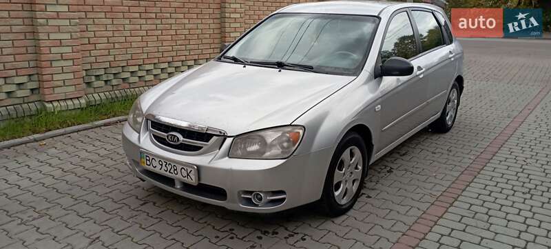Хетчбек Kia Cerato 2006 в Стрию