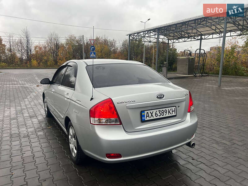 Седан Kia Cerato 2008 в Полтаві