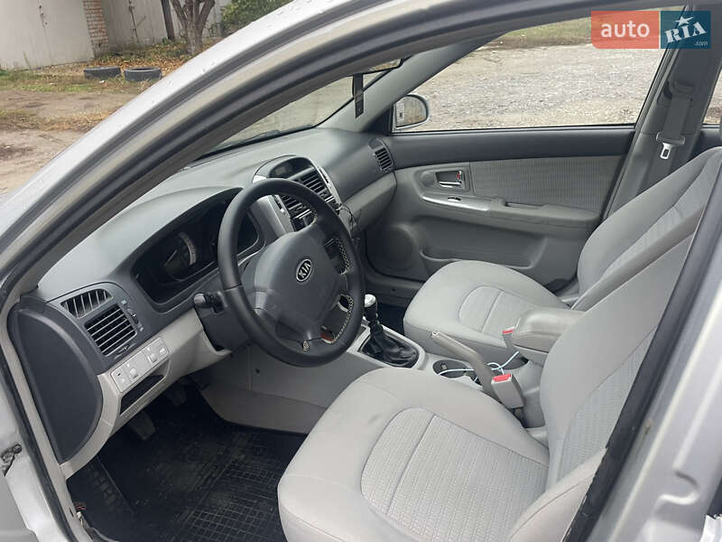 Седан Kia Cerato 2006 в Харкові