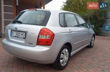 Хэтчбек Kia Cerato 2006 в  фото 7 Хэтчбек Kia Cerato 2006 в