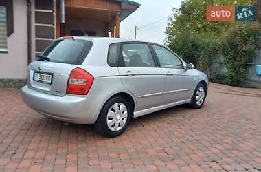 Хэтчбек Kia Cerato 2006 в  фото 8 Хэтчбек Kia Cerato 2006 в