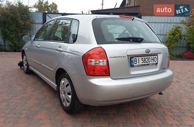 Хэтчбек Kia Cerato 2006 в  фото 6 Хэтчбек Kia Cerato 2006 в