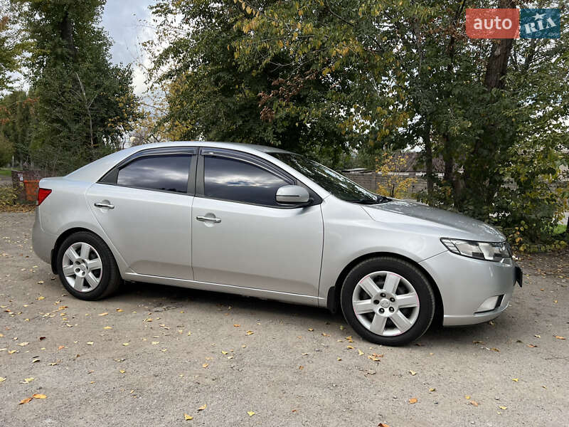 Седан Kia Cerato 2012 в Каменском