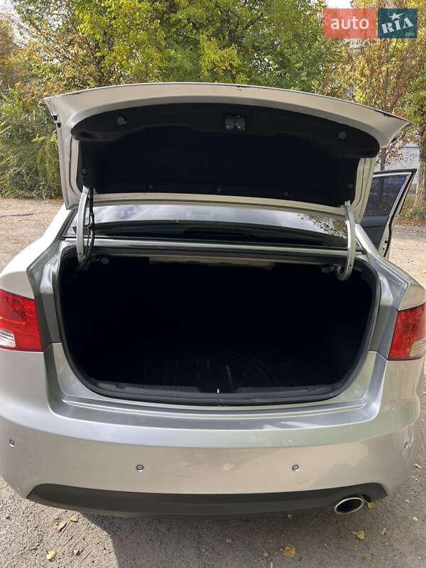 Седан Kia Cerato 2012 в Каменском