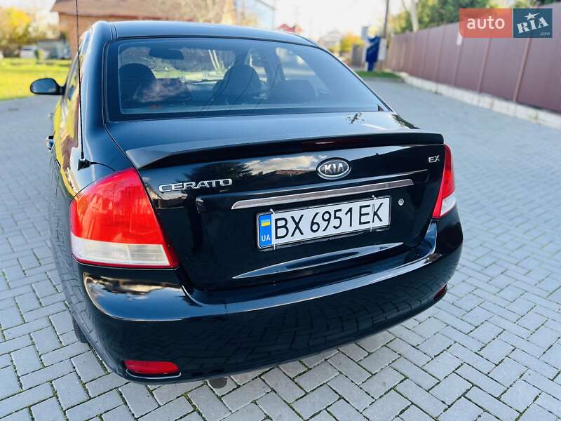 Седан Kia Cerato 2007 в Чернівцях