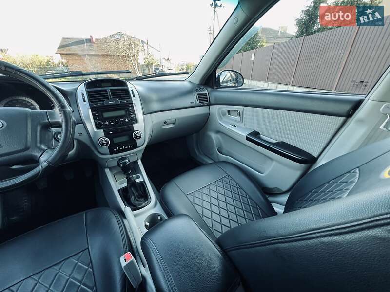 Седан Kia Cerato 2007 в Чернівцях