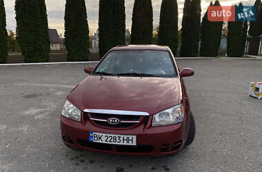 Хэтчбек Kia Cerato 2006 в Дубно