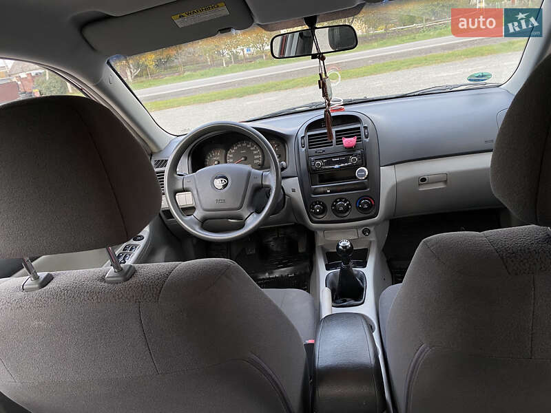 Хетчбек Kia Cerato 2006 в Дубні