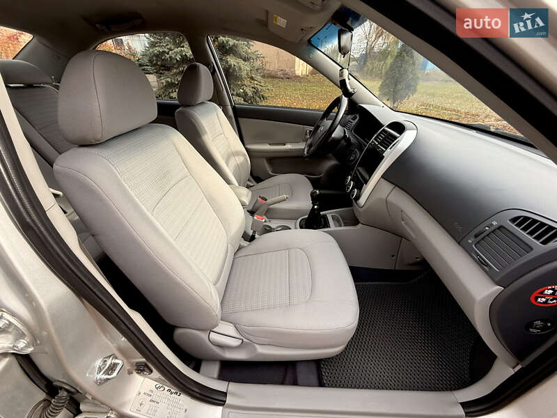 Седан Kia Cerato 2008 в Харькове