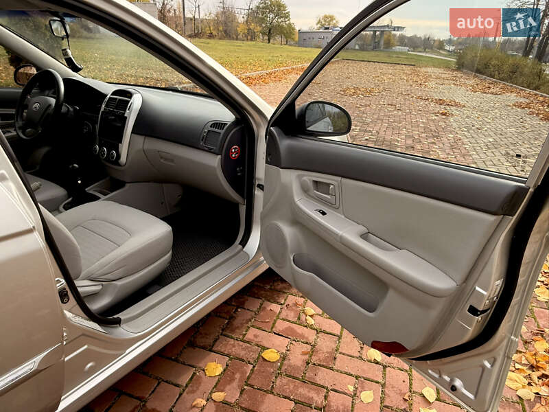 Седан Kia Cerato 2008 в Харькове