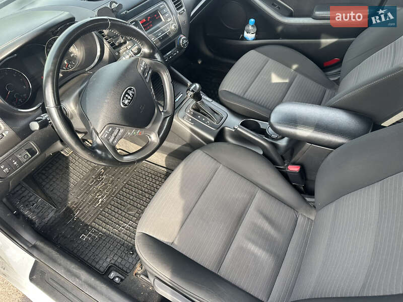 Седан Kia Cerato 2012 в Чернигове фото 44 Седан Kia Cerato 2012 в Чернигове