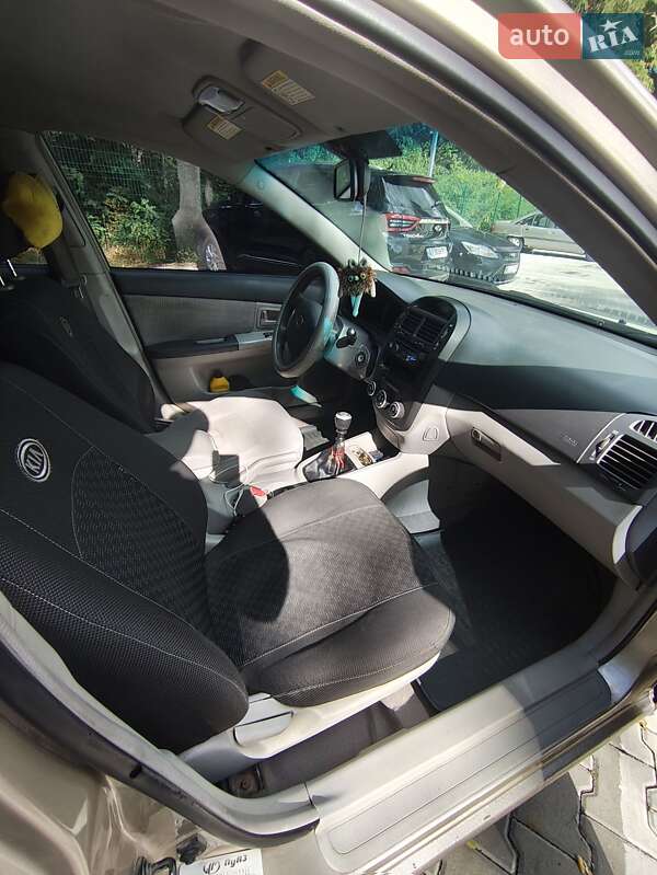 Седан Kia Cerato 2006 в Обухове