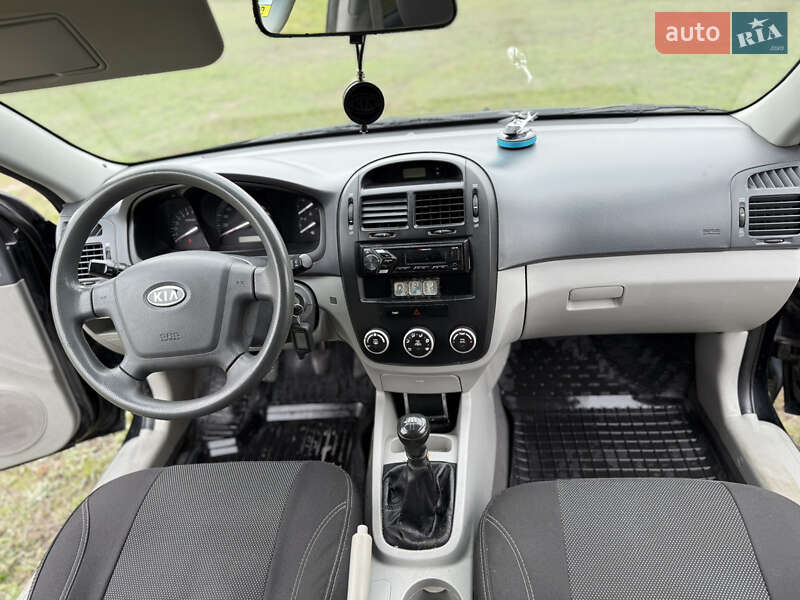 Седан Kia Cerato 2007 в Днепре