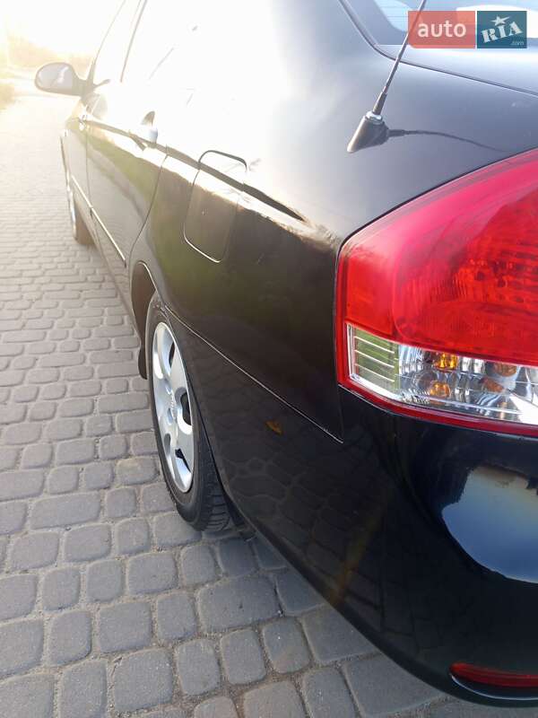 Седан Kia Cerato 2008 в Львове