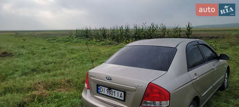 Седан Kia Cerato 2008 в Городке