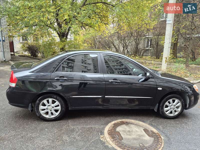 Седан Kia Cerato 2007 в Днепре