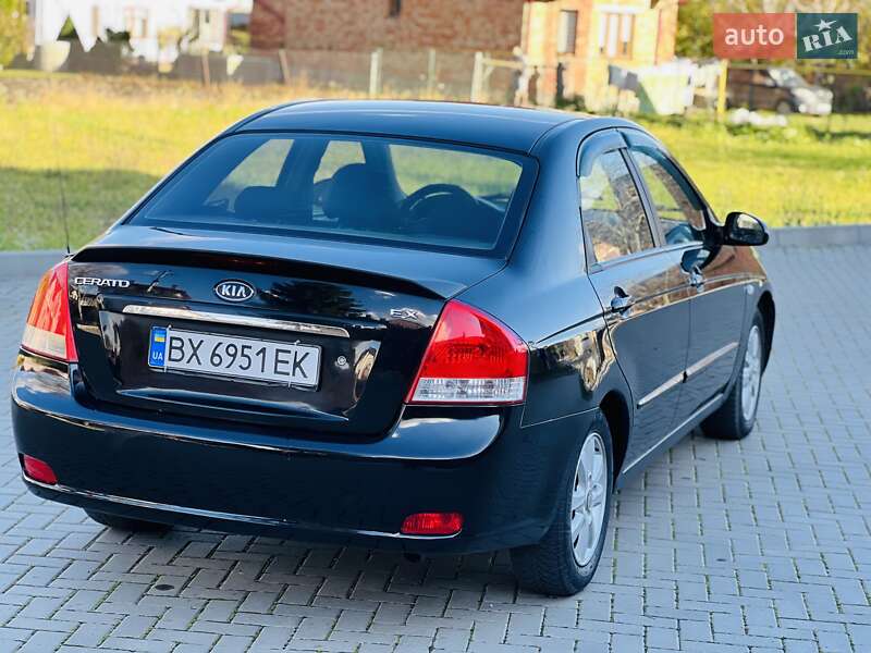 Седан Kia Cerato 2007 в Черновцах
