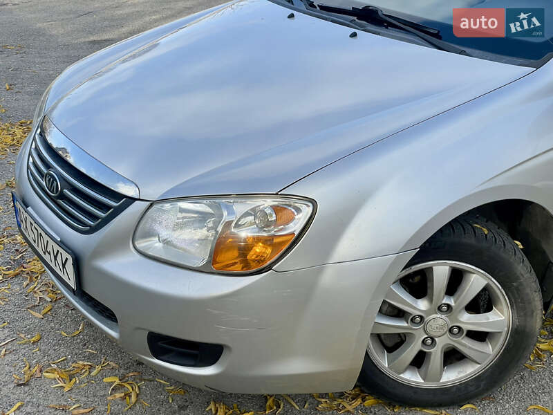 Седан Kia Cerato 2008 в Каменском