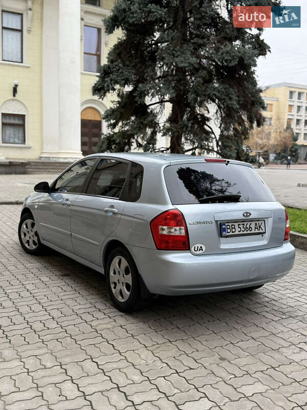 Хэтчбек Kia Cerato 2006 в Запорожье фото 5 Хэтчбек Kia Cerato 2006 в Запорожье