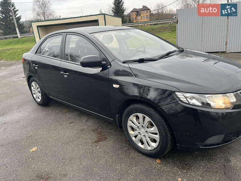 Седан Kia Cerato 2012 в Киеве