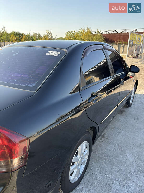 Седан Kia Cerato 2007 в Вольнянске