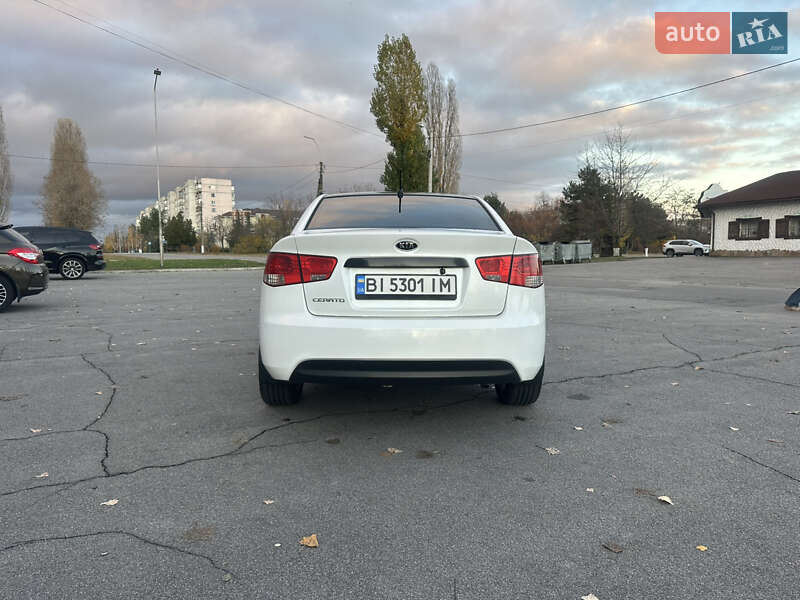 Седан Kia Cerato 2011 в Горишних Плавнях