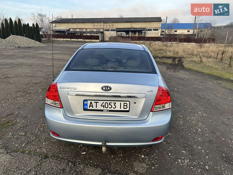 Седан Kia Cerato 2007 в Тлумаче