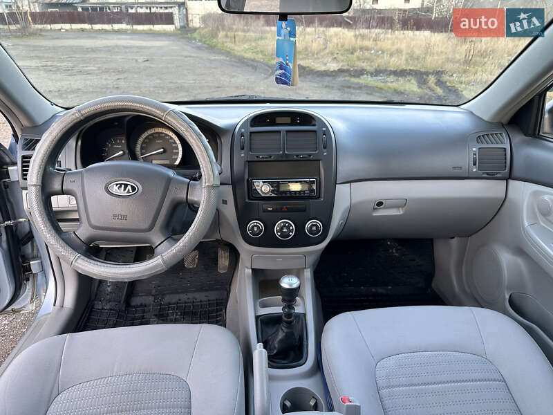 Седан Kia Cerato 2007 в Тлумаче