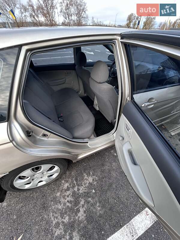 Хэтчбек Kia Cerato 2006 в Киеве