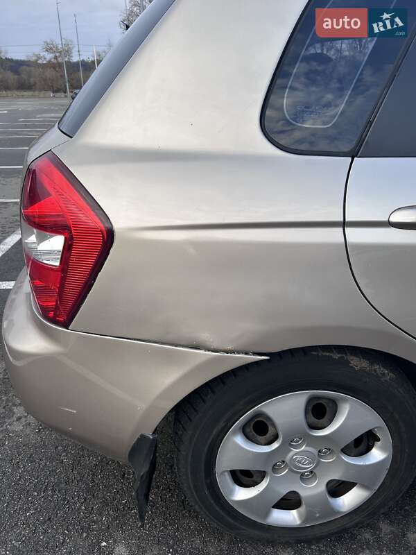 Хэтчбек Kia Cerato 2006 в Киеве