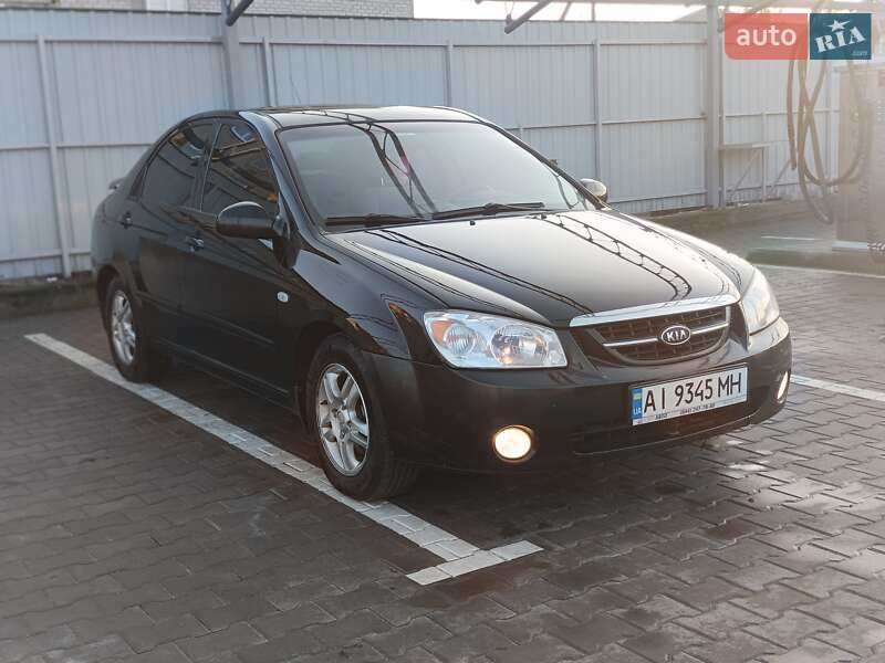 Седан Kia Cerato 2006 в Новом Буге