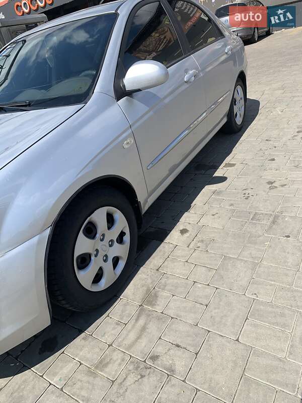 Седан Kia Cerato 2008 в Ужгороде