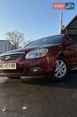 Седан Kia Cerato 2006 в Дніпрі