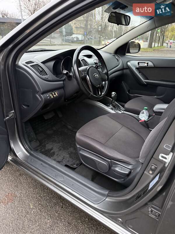 Седан Kia Cerato 2012 в Киеве