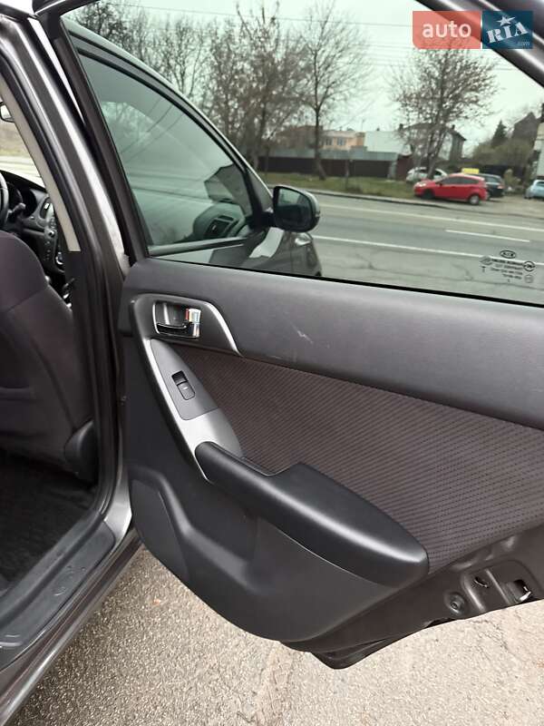 Седан Kia Cerato 2012 в Киеве