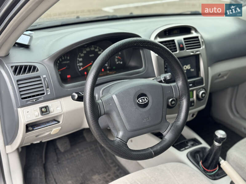 Седан Kia Cerato 2006 в Киеве