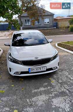 Седан Kia Cerato 2016 в Болграді
