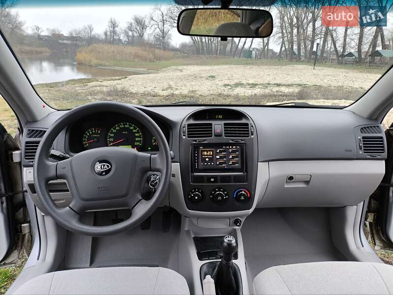 Седан Kia Cerato 2006 в Кобеляках