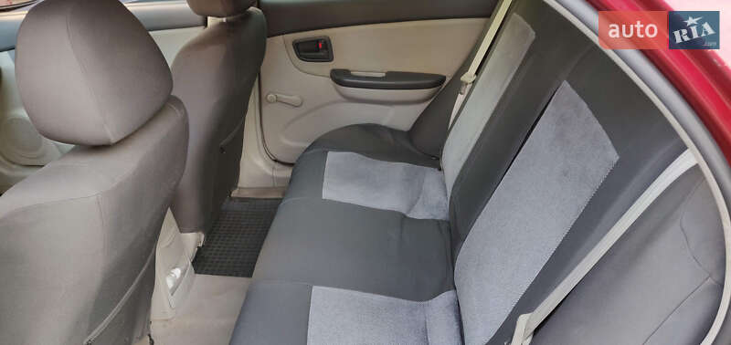 Седан Kia Cerato 2006 в Києві