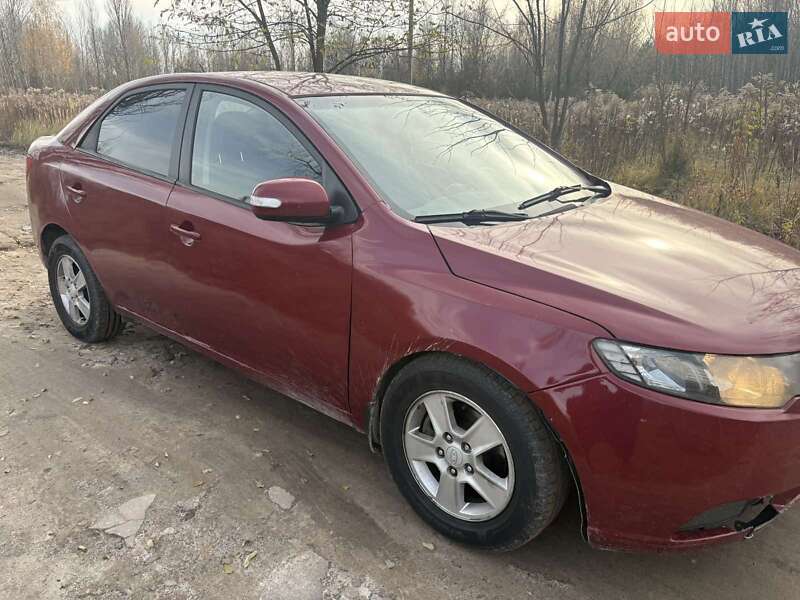 Седан Kia Cerato 2010 в Киеве