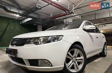 Седан Kia Cerato 2011 в Киеве