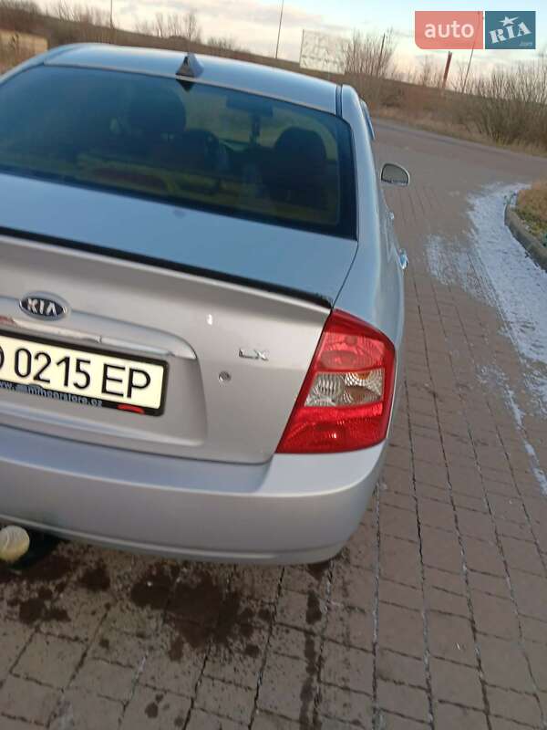 Седан Kia Cerato 2005 в Ужгороді