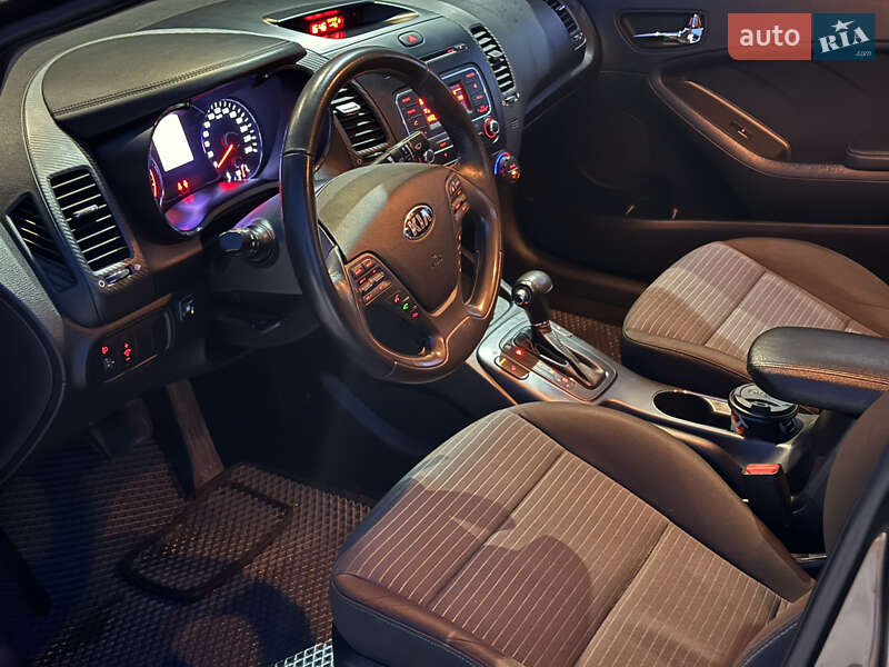 Седан Kia Cerato 2014 в Києві